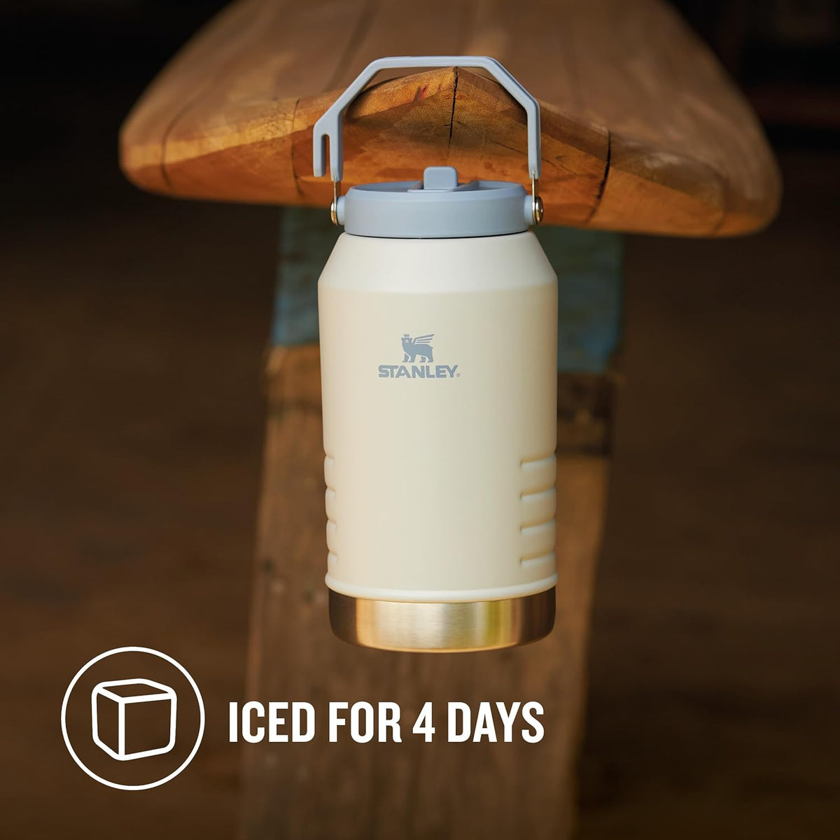 STANLEY IceFlow™ Flip Straw 2.0 Jug | 1.9L | BLACK