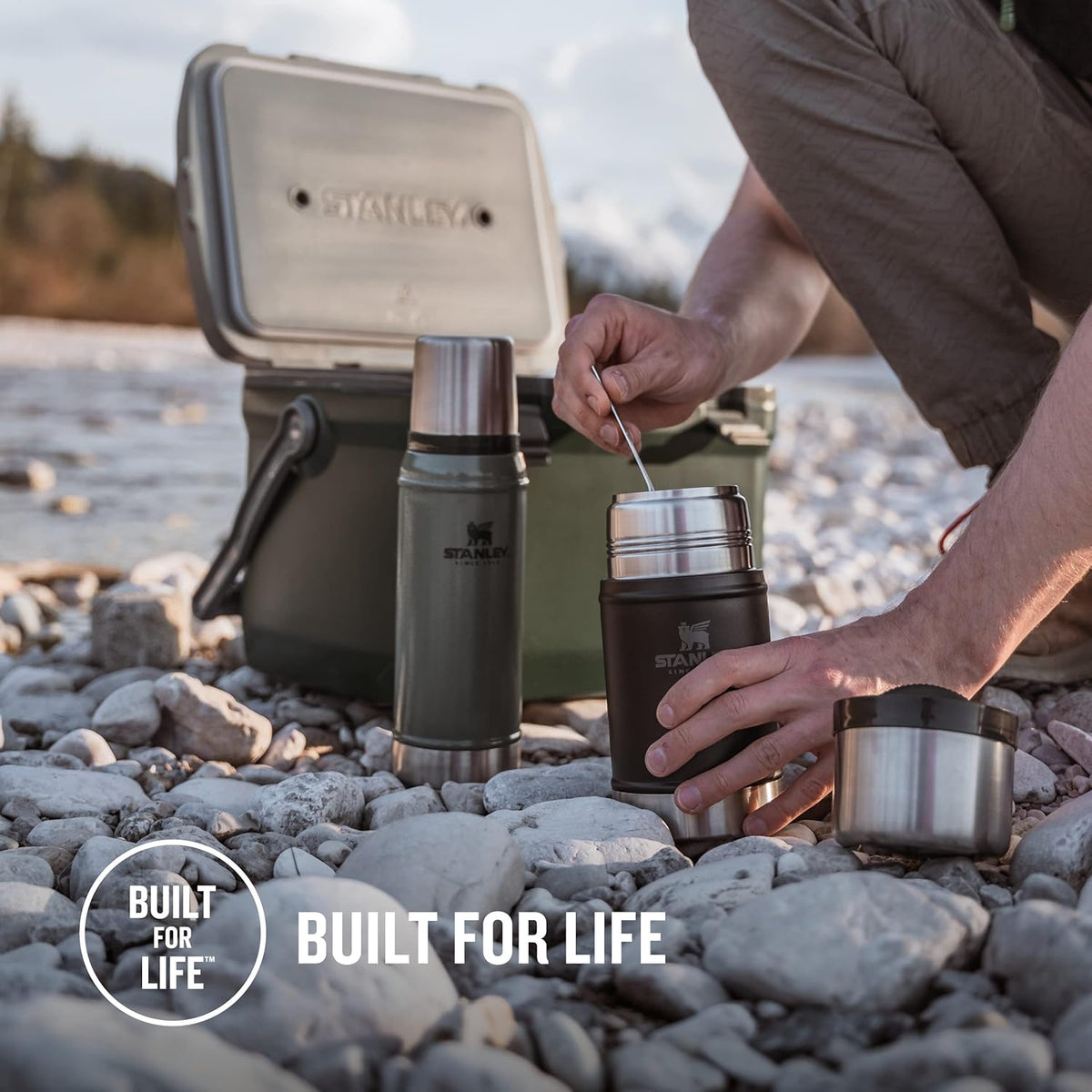 STANLEY Legendary Classic Bottle | Matte Black Pebble | 2.3L