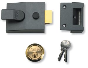 Yale Deadlocking Standard Nightlatch Security Lock - Dark Metal Grey + PB Cylinder - 60mm - 630089005702